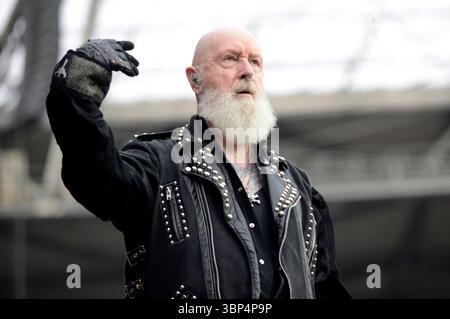 Rob Halford von Judas Priest live beim „Scorpions & Friends Coming Home“-Jubiläumskonzert in der Heinz von Heiden Arena. Hannover, 05.07.2025 Stockfoto