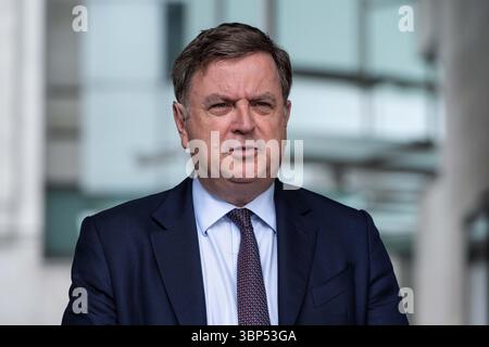 London, Großbritannien. 6. Juli 2025. Der Schattenkanzler Mel Stride wird am Sonntag vor den BBC-Studios mit Laura Kuenssberg gesehen. Autor: Thomas Krych/Alamy Live News Stockfoto