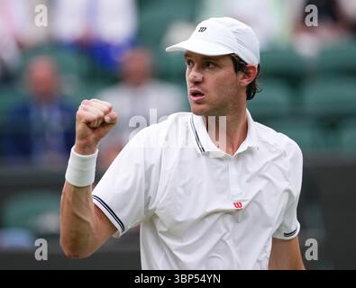 London, Großbritannien. Juli 2025. Nicolas Jarry aus Chile feiert am 7. Tag der Meisterschaft Wimbledon 2025 im All England Lawn Tennis and Croquet Club am 06. Juli 2025 in London (Foto: MB Media) Credit: MB Media Solutions/Alamy Live News Stockfoto