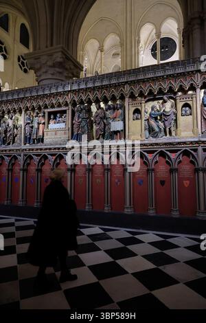Innenansicht der Kathedrale Notre-Dame von Paris nach der Wiedereröffnung durch das Feuer im April 2019. Paris, Frankreich Stockfoto