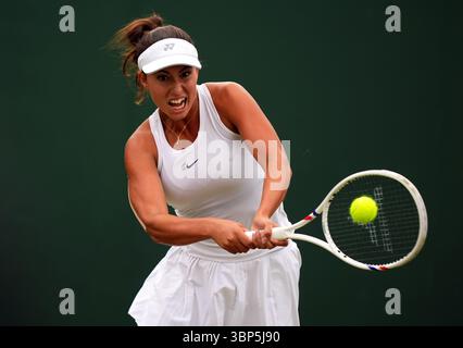 Leena Friedman während ihres Girls' Singles Matches gegen Ruby Cooling am 7. Tag der Wimbledon Championships 2025 im All England Lawn Tennis and Croquet Club in London. Bilddatum: Sonntag, 6. Juli 2025. Stockfoto