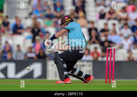 London, Großbritannien. Juli 2025. Kia Oval, London 06. Juli 2025 Tom Curran (59 Surrey CCC) während des T20 Vitality Blast-Spiels zwischen Surrey CCC und Essex CCC im Kia Oval in London, England (Keeran Marquis/SPP) Credit: SPP Sport Press Photo. /Alamy Live News Stockfoto