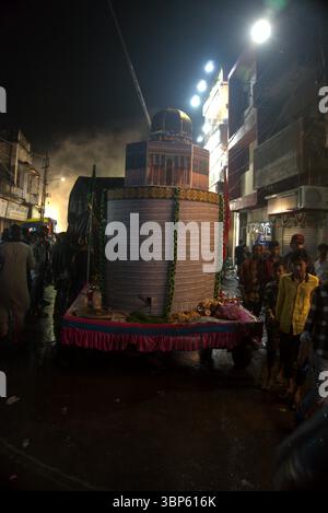 Rajkot, Gujarat, Indien. Juli 2025. Muharram Festival Tazia Parade 2025. Quelle: Nasirkhan Davi/Alamy Live News Stockfoto