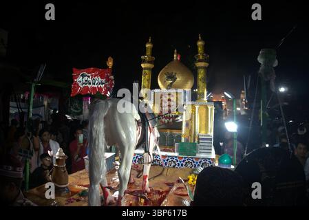 Rajkot, Gujarat, Indien. Juli 2025. Muharram Festival Tazia Parade 2025. Quelle: Nasirkhan Davi/Alamy Live News Stockfoto