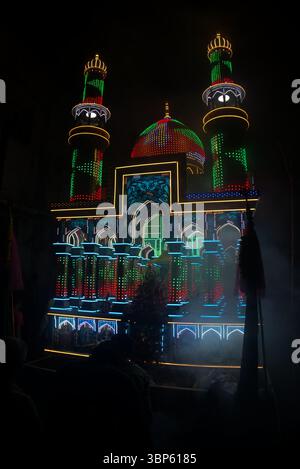 Rajkot, Gujarat, Indien. Juli 2025. Muharram Festival Tazia Parade 2025. Quelle: Nasirkhan Davi/Alamy Live News Stockfoto
