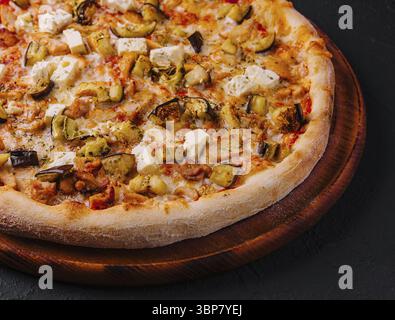 Essen, gesundes Gemüse vegetarische Pizza mit gegrillten Zucchini und Auberginen Scheiben Stockfoto