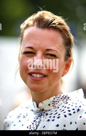 Sara Cox im Glorious Goodwood - 28. Juli 2011 Stockfoto