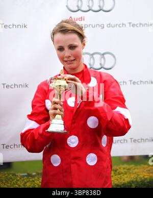 Edie Campbell im Glorious Goodwood - 28. Juli 2011 Stockfoto