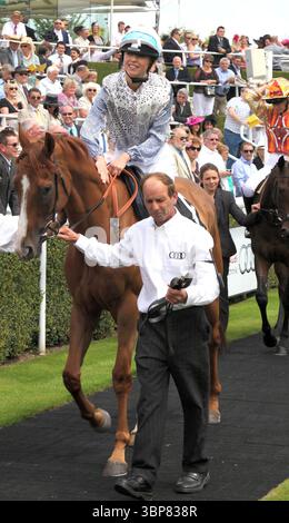 Sara Cox im Glorious Goodwood - 28. Juli 2011 Stockfoto