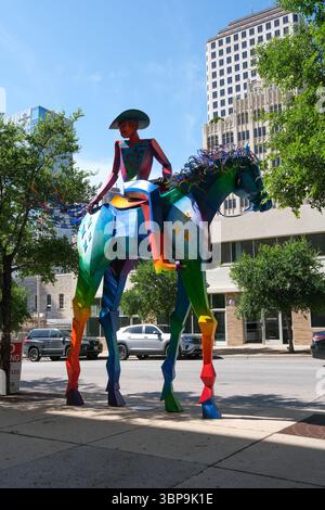27. MAI 2025 Austin, TX, USA - bunte Straßenskulpturen und Kunstwerke als Teil der Keep Austin Weird Movement. Stockfoto