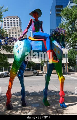 27. MAI 2025 Austin, TX, USA - bunte Straßenskulpturen und Kunstwerke als Teil der Keep Austin Weird Movement. Stockfoto