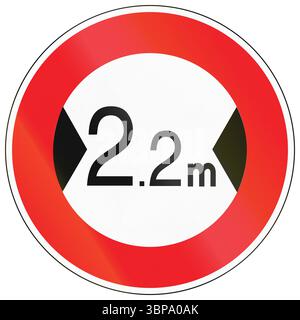 Verkehrsschild in Kambodscha - Breitenbegrenzung. Stockfoto