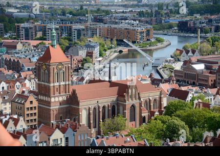 Blick auf die Johanniskirche vom Glockenturm der Marienkathedrale, Danzig, Polen, Europa Stockfoto