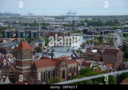 Blick auf die Johanniskirche vom Glockenturm der Marienkathedrale, Danzig, Polen, Europa Stockfoto