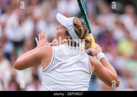 London, Großbritannien. Juli 2025. LONDON, ENGLAND - 6. JULI: Anastasia Pavlyuchenkova während des Wimbledon 2025 im All England Lawn Tennis & Croquet Club am 6. Juli 2025 in London, England. (Foto von Marleen Fouchier/Orange Pictures) Credit: Orange Pics BV/Alamy Live News Stockfoto