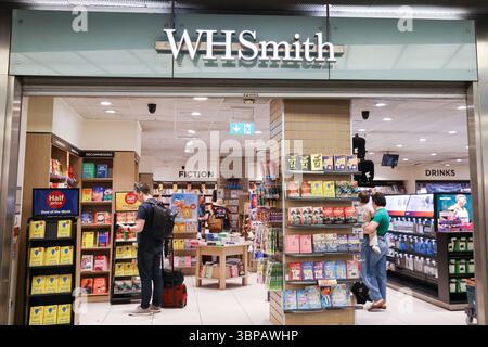 London, Großbritannien. Juli 2025. Allgemeine Sicht auf den WHSmith-Laden in London. Quelle: SOPA Images Limited/Alamy Live News Stockfoto