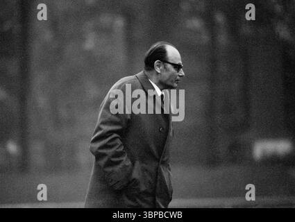 60er Jahre, Firmensport, Fußball, GHH Gutehoffnungshuette, Match Industriebau vs. Maschinenbau 1-5, Volkspark Stadion Sterkrade, Oktober 1966, Oberhausen, Oberhausen-Sterkrade, Ruhrgebiet, Nordrhein-Westfalen, NRW, Bus Industriebau Stockfoto