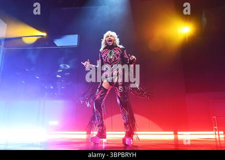 LONDON, ENGLAND - APRIL 30: Bill Kaulitz von „Tokio Hotel“ tritt am 30. April 2023 in der Indigo, O2 Arena, Greenwich auf.CAP/MAR ©MAR/Capital Pictures Stockfoto