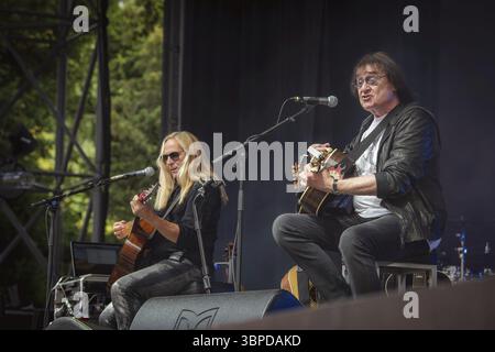 Uwe Hassbecker (Silly) und Maschine live beim Berliner Rundfunk 91,4 Open Air in der Berliner Parkbühne Wuhlheide am 05.07.2025 Stockfoto