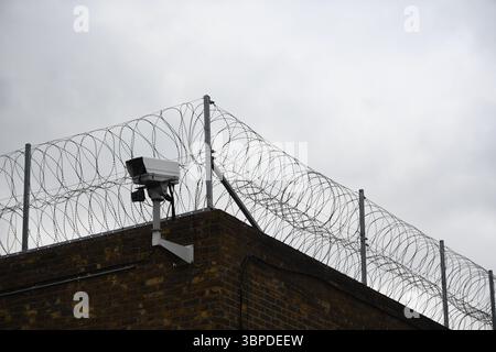 Aktenfoto vom 08/18 von HMP Pentonville, Nord-London. Die überwältigende Menge an Drogen, die in Gefängnisse geschmuggelt werden, destabilisiert Gefängnisse und verhindert, dass die Arbeit wieder verletzt wird, wie ein Wachhund die Regierung gewarnt hat, die Bedrohung ernst zu nehmen. Ausgabedatum: Dienstag, 8. Juli 2025. Stockfoto