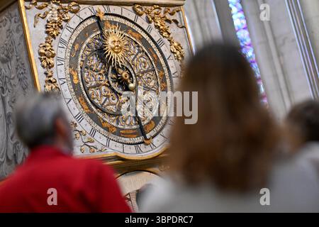 Lyon (Zentralfrankreich), am 20.09.2024: Rückgabe der astronomischen Uhr der Kathedrale von Lyon, die auf 1379 zurückgeht und 10 Meter hoch ist Stockfoto