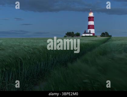 Happisburgh Lighthouse mit Blick nach Süden bei Blue Hour East Anglia Norfolk England Großbritannien Stockfoto