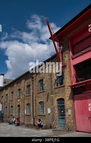 Traditionelles Lagerhaus der docklands in den Royal Victoria Docks, heute Sitz des Passport Office. Stockfoto