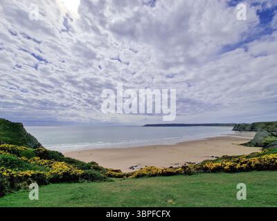 Pobbles Bay Beach in der Nähe der Three Cliffs Bay auf der Gower Peninsular West Glamorgan Wales, einem beliebten Reiseziel der walisischen Küste Stockfoto