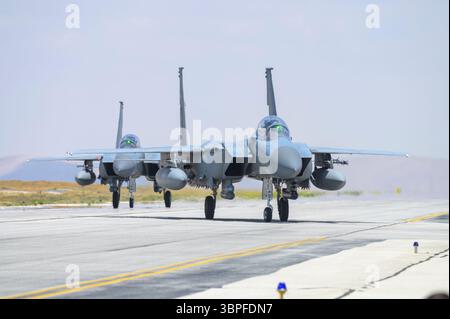 Konya, Türkei - 07.02.2025: Mehrere Kriegsflugzeuge aus der Türkei, den Vereinigten Staaten, Katar, Ägypten, Ungarn, die Luftstreitkräfte Aserbaidschans und Saudi-Arabiens versammeln sich für eine Stockfoto