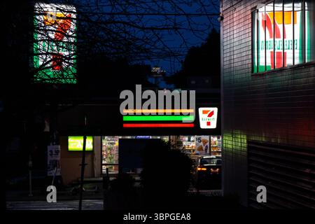 Seattle, USA. 30. März 2025. S7 Eleven auf dem Capitol Hill. Stockfoto