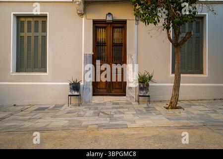 Fassade eines traditionellen griechischen Hauses Stockfoto