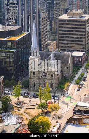 Luftaufnahme der Metropolitan Cathedral of Our Lady of the Holy Rosary, auch bekannt als die Holy Rosary Cathedral in Downtown Vancouver, British Columbia, Kanada Stockfoto