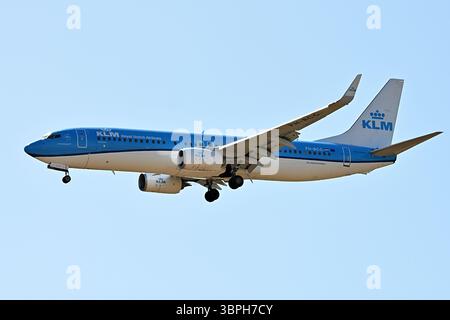 Fiumicino, Latium. Juli 2025. Boeing 737 KLM. Flugzeug zum Flughafen Fiumicino. Fiumicino (Italien), 08. Juli 2025 Credit: massimo insabato/Alamy Live News Stockfoto