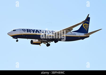 Fiumicino, Latium. Juli 2025. Boeing 737-800 Ryanair .Aircraft zum Flughafen Fiumicino. Fiumicino (Italien), 08. Juli 2025 Photographer01 Credit: Independent Photo Agency/Alamy Live News Stockfoto