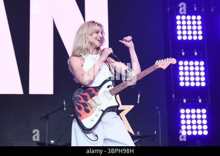 BRIGHTON, ENGLAND - 05. AUGUST: Dylan (Natasha Woods) tritt am 05. August 2023 in Brighton und Hove Pride, Preston Park auf.CAP/MAR ©MAR/Capital Pictures Stockfoto