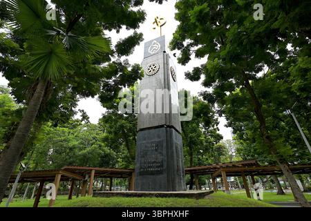 Der „vier-Wege-Test“ auf traditionellem Chinesisch auf dem Rotary Monument im Somdet Ya Park in Chatuchak, Bangkok Stockfoto