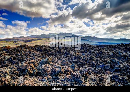 Blick auf die raue vulkanische Landschaft von Kap Kinau auf der hawaiianischen Insel Maui Stockfoto
