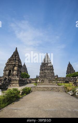 Prambanan Tempelkomplex in Yogyakarta, Indonesien. Prambanan ist ein hinduistischer Tempelkomplex aus dem 9. Jahrhundert und gehört zum UNESCO-Weltkulturerbe Stockfoto