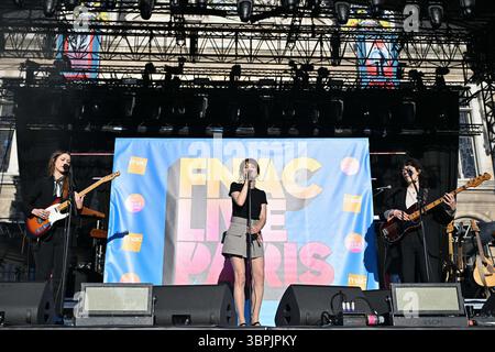 Paris, Frankreich. Juli 2025. Savanah tritt während des Fnac Live 2025 Festivals am 3. Juli 2025 in Paris auf. Foto: Christophe Meng/ABACAPRESS.COM Credit: Abaca Press/Alamy Live News Stockfoto