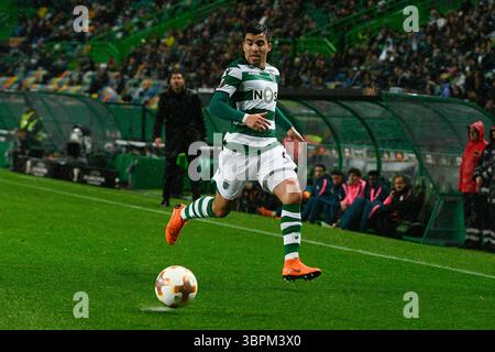 12. April 2018, Lissabon, Portugal: Marcos Acuna von Sport in Aktion während der UEFA Europa League 2. Leg. Viertelfinalspiel zwischen Sporting und Atletico Madrid im Estadio Alvalade XXI in Lissabon. (Kreditbild: © Bruno de Carvalho/SOPA Bilder via ZUMA Wire) Stockfoto