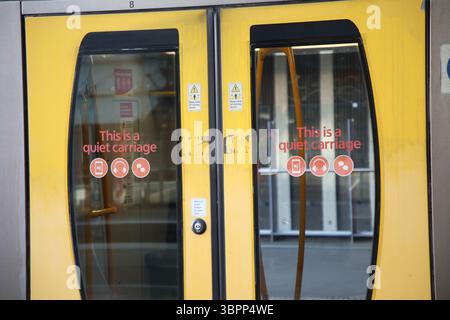 Sydney, NSW, Australien. Juli 2025. Ruhige Kutsche in einem Sydney-Zug. Quelle: Richard Milnes/Alamy Stockfoto