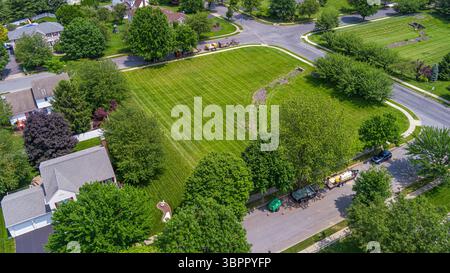 Luftaufnahme des Wasserrückhaltebeckens im Vorstadtviertel in Pennsylvania USA Stockfoto