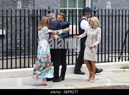 London, Vereinigtes Königreich, 9. Juli 2025. Am 2. Tag ihres Staatsbesuchs besuchen Sie den französischen Präsidenten Emmanuel Macron und seine Frau Brigitte, den britischen Premierminister Sir Keir Starmer und die Frau Lady Victoria zum Mittagessen in der Downing Street 10. Das Vereinigte Königreich dringt weiterhin auf Frankreich, mehr zu tun, um die Überfahrten mit kleinen Wanderbooten zu stoppen. Kredit : Monica Wells/Alamy Live News Stockfoto
