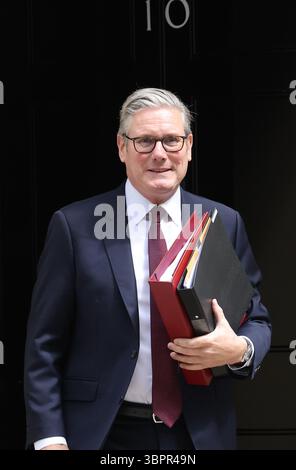 London, Vereinigtes Königreich, 9. Juli 2025. Der britische Premierminister Sir Keir Starmer verlässt die Downing Street 10 für PMQs in London. Kredit : Monica Wells/Alamy Live News Stockfoto