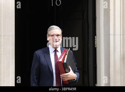 London, Vereinigtes Königreich, 9. Juli 2025. Der britische Premierminister Sir Keir Starmer verlässt die Downing Street 10 für PMQs in London. Kredit : Monica Wells/Alamy Live News Stockfoto