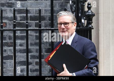 London, Vereinigtes Königreich, 9. Juli 2025. Der britische Premierminister Sir Keir Starmer verlässt die Downing Street 10 für PMQs in London. Kredit : Monica Wells/Alamy Live News Stockfoto