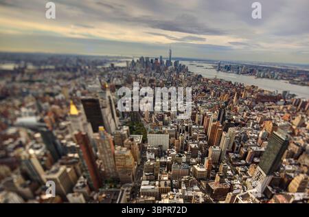 NYC, New York - 9. Oktober 2014: Blick auf New York City vom Empire State Building aus Stockfoto