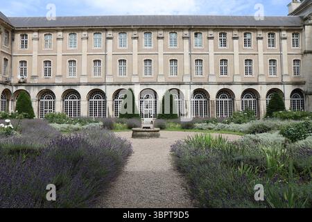 Ehemalige Prämonstratenserabtei, umgebaut in ein Hotel, Stadt Pont à Mousson, Departement Meurthe et Moselle, Frankreich Stockfoto
