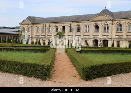Ehemalige Prämonstratenserabtei, umgebaut in ein Hotel, Stadt Pont à Mousson, Departement Meurthe et Moselle, Frankreich Stockfoto