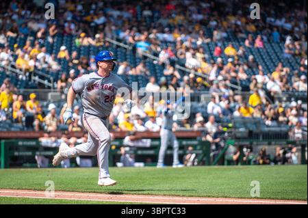 PITTSBURGH, PA – 29. JUNI: New York Mets Infield-Spieler Pete Alonso auf den Basepaths während eines Spiels im PNC Park (Foto: Dan Squicciarini) Stockfoto
